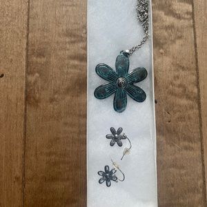 Necklace and earring set